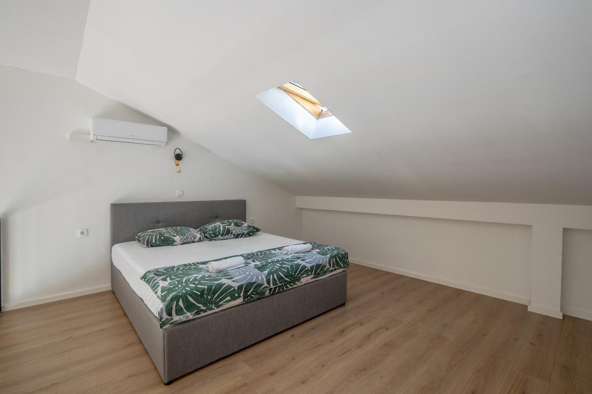 Apartamento Apartman Rojo Omiš Exterior foto